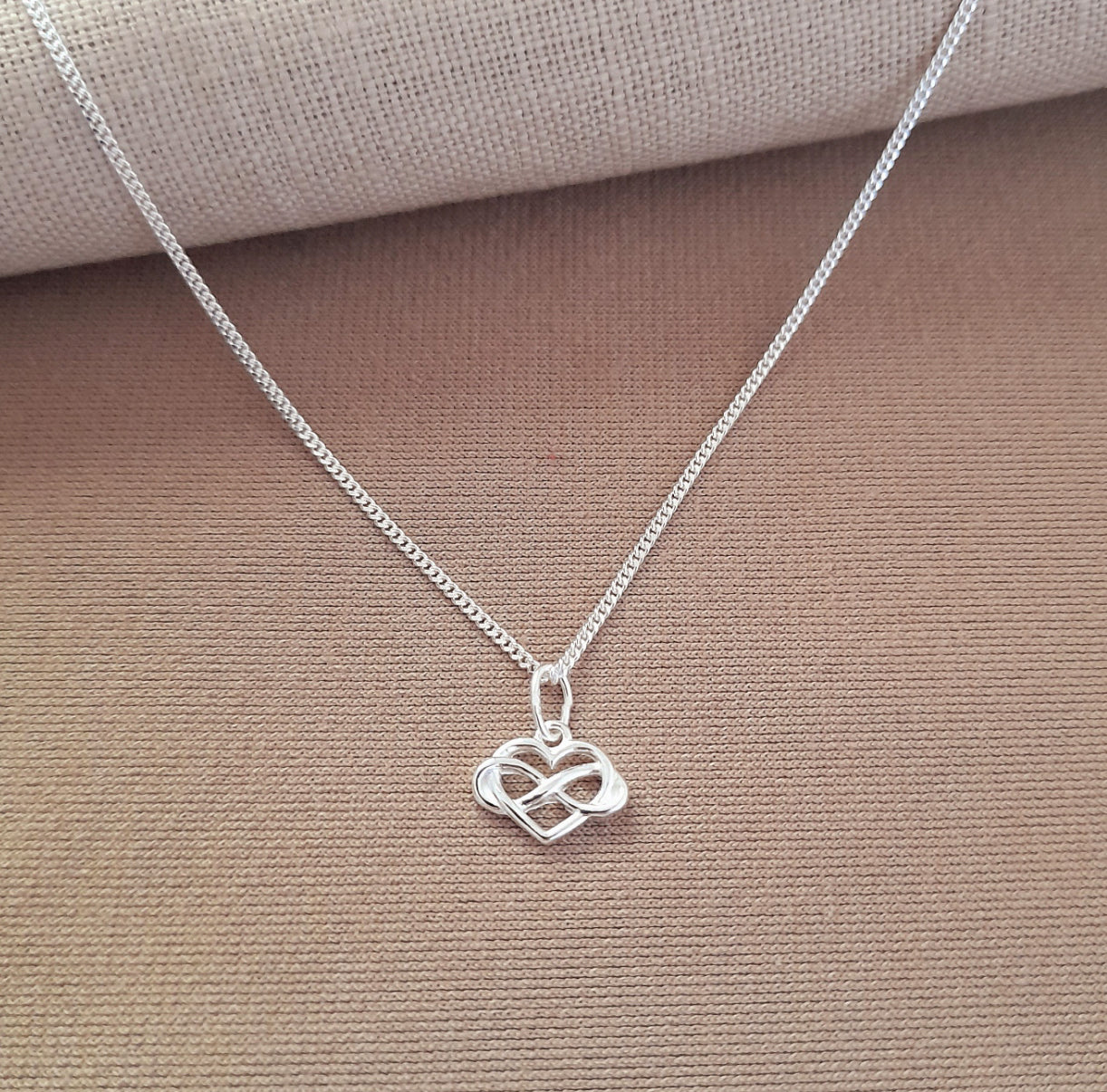 Bridesmaid Gift infinity Heart Necklace in Sterling Silver 925, Personalised Jewellery Gift